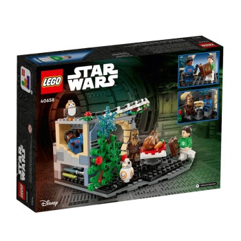 Millennium Falcon™ Holiday Diorama