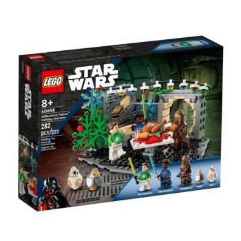 Millennium Falcon™ Holiday Diorama